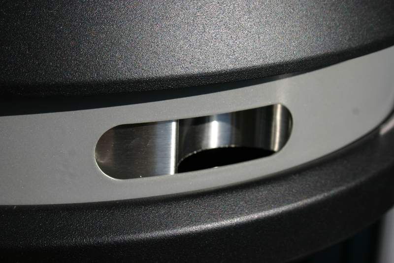 Rubbermaid nagy kapacitású cigaretta csikkgyűjtő torony- fekete