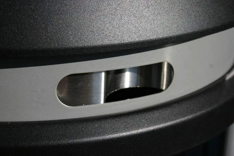 Rubbermaid nagy kapacitású cigaretta csikkgyűjtő torony- fekete