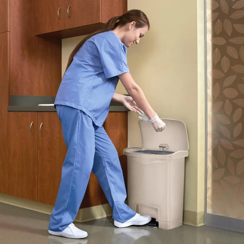 Rubbermaid Step-On keskeny pedálos szemetes kuka-bézs 30 literes