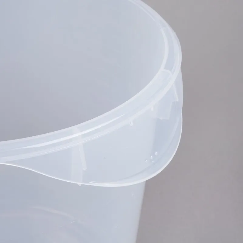 Rubbermaid kör alakú tárolódoboz 17L-es