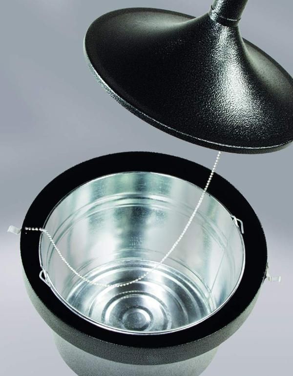 Rubbermaid "Aladdin" kültéri hamutartó, design- fekete