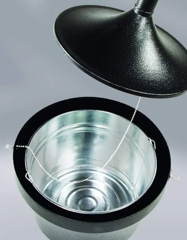 Rubbermaid "Aladdin" kültéri hamutartó, design- fekete