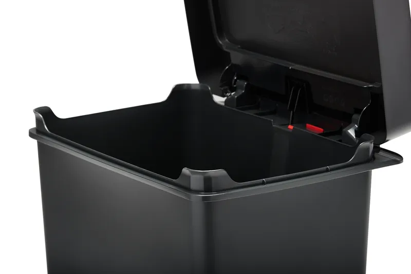 Rubbermaid Premier Step-on műanyag szemetes kuka 46L