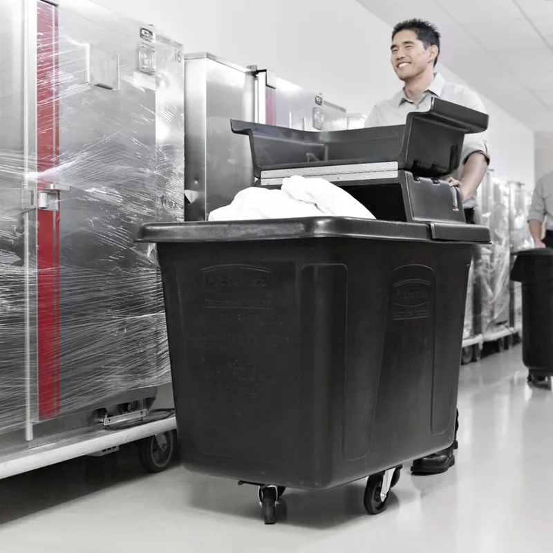 Rubbermaid Cube Truck kerekes szemétgyűjtő és szállító kocsi - 400L