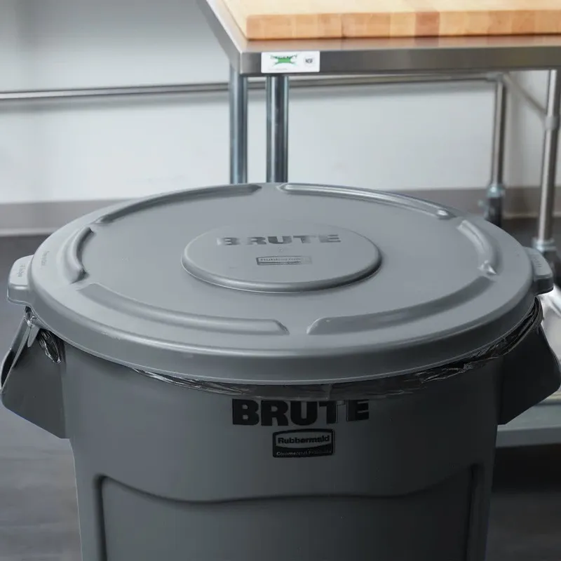 Rubbermaid Brute konténer tető 208,2 L-es szemeteshez-szürke