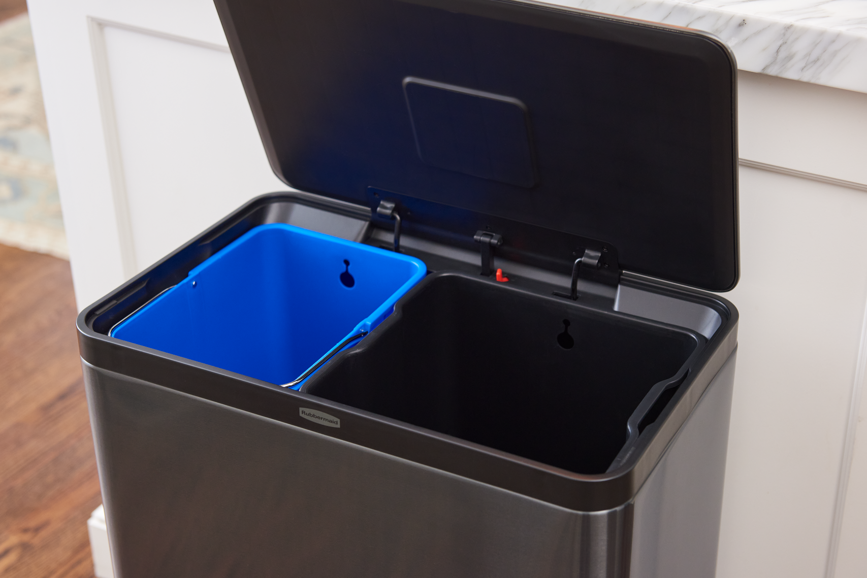 Rubbermaid Elite step-on rozsdamentes acél szemetes - 60L