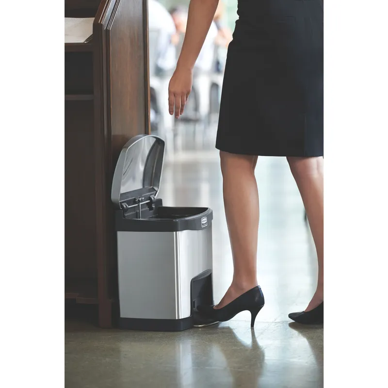 Rubbermaid Step-On rozsdamentes acél szemetes- fekete-metál-15L