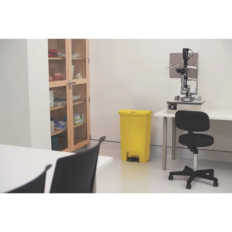 Rubbermaid Step On keskeny szemetes kuka- 50L- sárga