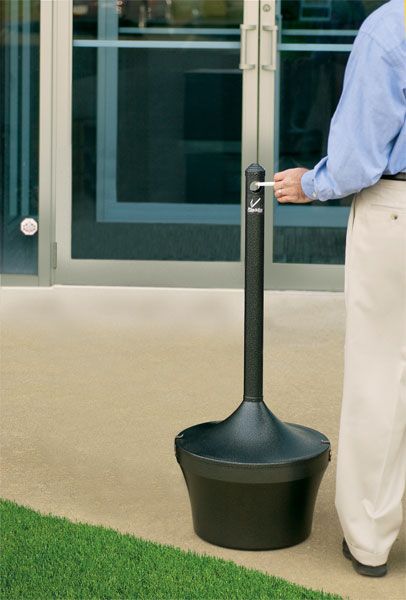 Rubbermaid "Aladdin" kültéri hamutartó, design- fekete