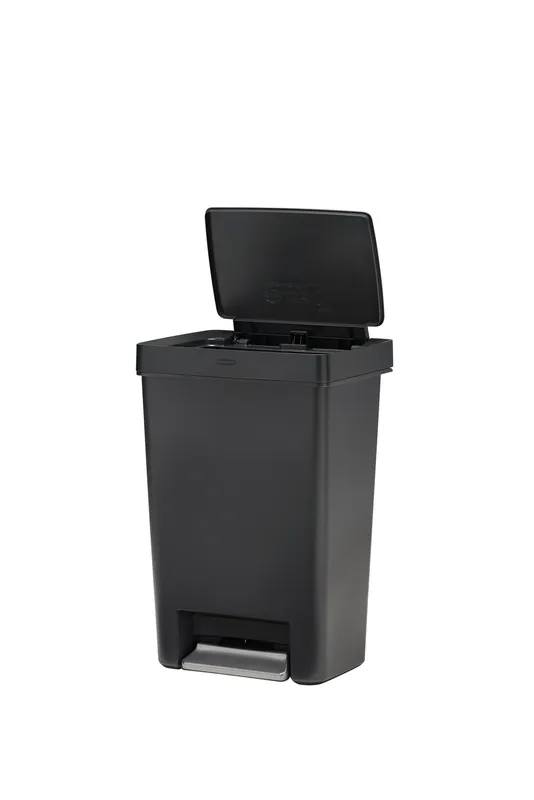 Rubbermaid Premier Step-on műanyag szemetes kuka 46L