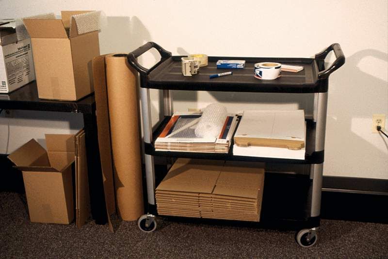 Rubbermaid X-tra szállodai szervizkocsi, 3 polcos