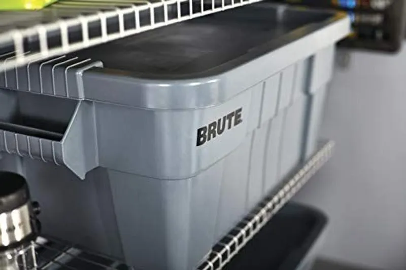 Rubbermaid Brute tároló láda 53L- szürke